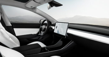 Tesla rolls out major software update