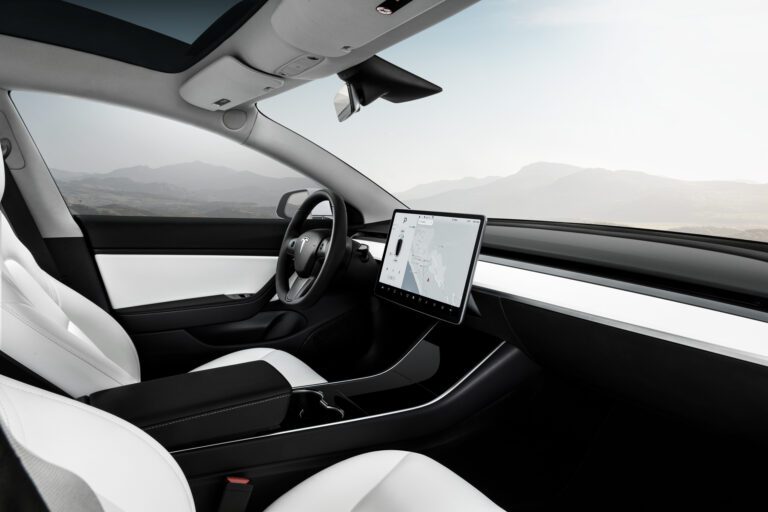 Tesla rolls out major software update