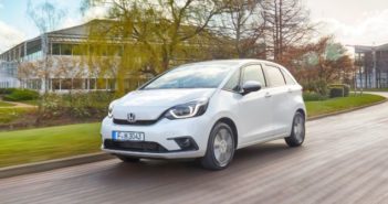 Honda Jazz adds center airbag