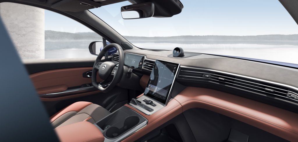Nio adds sportback with glass roof to model range