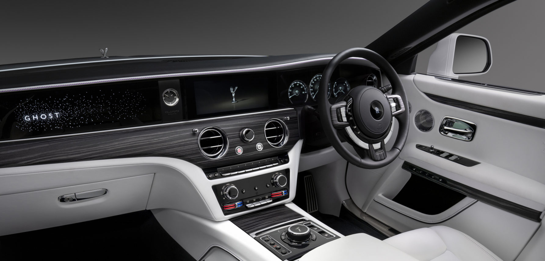 RollsRoyce demonstrates a full vehicle approach to interior refinement   Automotive Interiors World