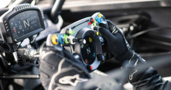 Bentley and Fanatec co-develop steering wheel for multiple applications