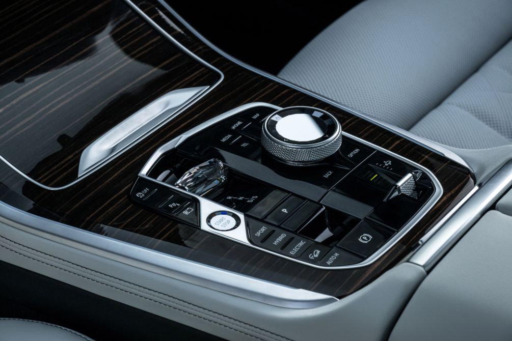 BMW outlines new interior features for 2024 X5 and X6 Automotive