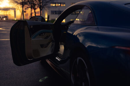 Bentley Batur features “light sculpture” technology.