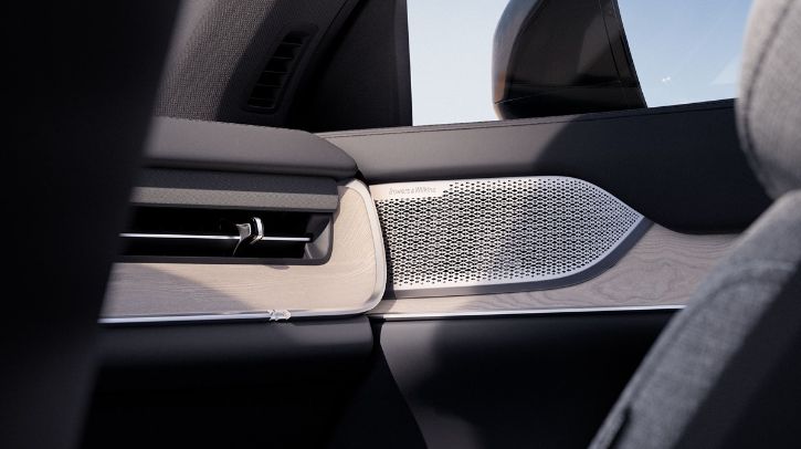 Bowers & Wilkins and Abbey Road Studios partner on Volvo EX90 audio Bowers & Wilkins and Abbey Road Studios partner for Volvo EX90 car audio.