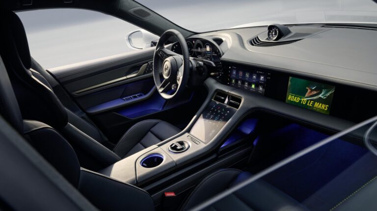 New in-cabin technology for Porsche’s 2026 models.