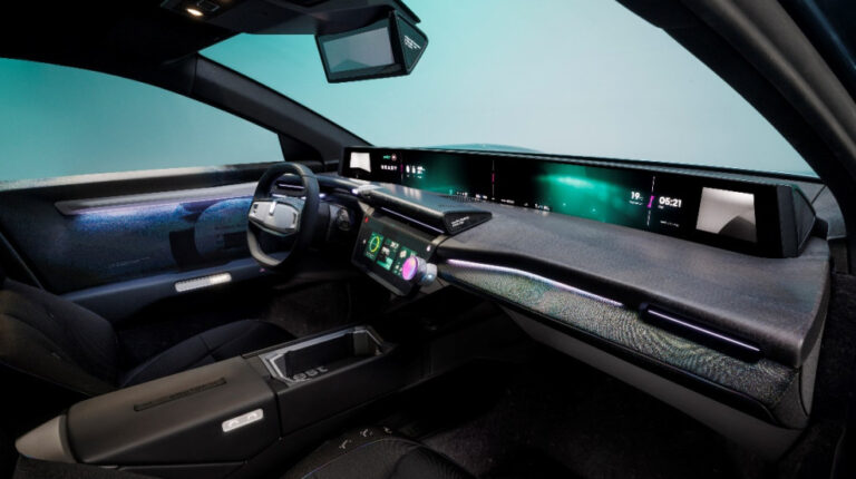 Renault-uses-pineapple-as-a-sustainable-alternative-to-leather.