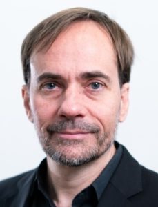 Dr Artur Mausbach.