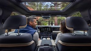 GM introduces new vehicle UI with visualization and integrated intelligence.